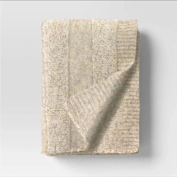NWT Cozy Bubble Knit Striped Throw Blanket
Neutral - Threshold - Picture 1 of 6